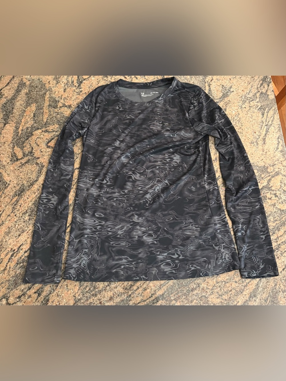Under Armour Women's Loose Long Sleeve Dark Camo Graphic Shirt Size XS